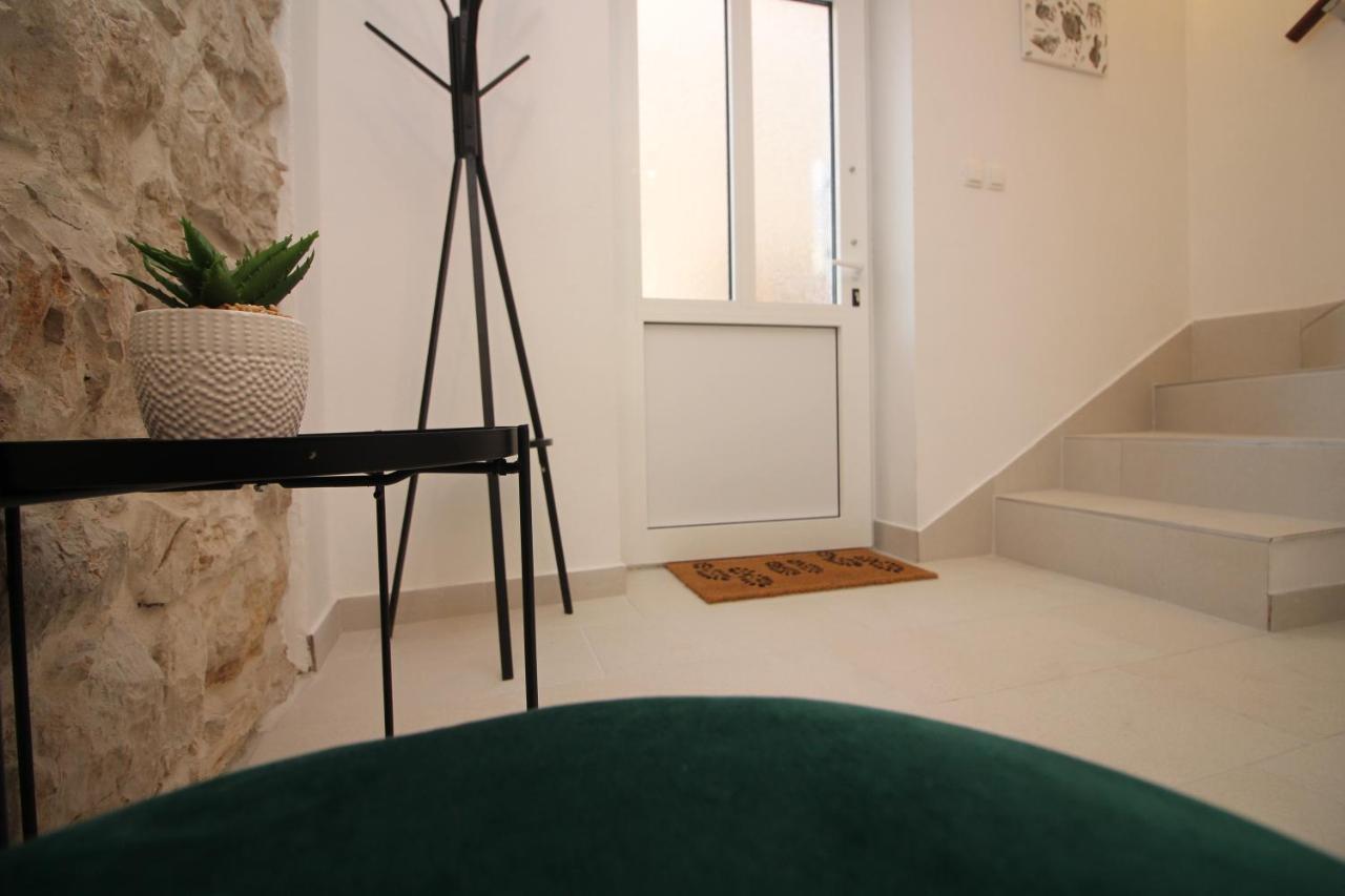 Ghetto Apartment Primosten Ngoại thất bức ảnh